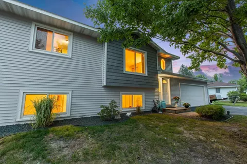 284 River Rd NE, Hanover, MN 55341