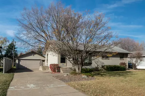 7225 Grimes Ave N, Brooklyn Center, MN 55429