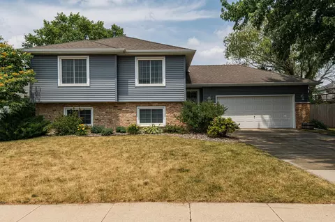 4415 56th St NW, Rochester, MN 55901