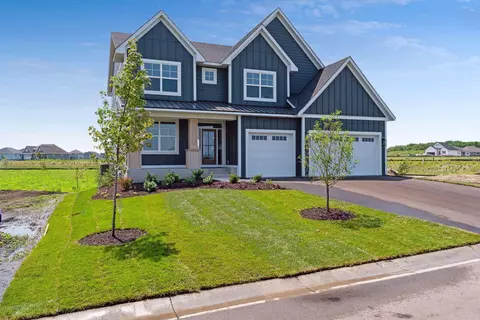 4517 Meadowview Ln, Minnetrista, MN 55331