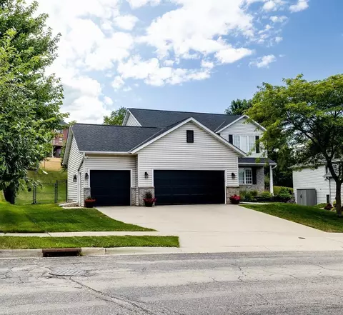 6189 Granite Dr NW, Rochester, MN 55901