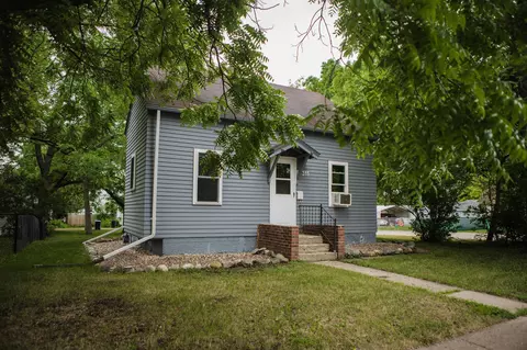 311 W 5th St, Morris, MN 56267