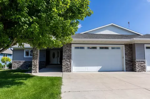 1611 Upper Trentwood Cir NE, Willmar, MN 56201