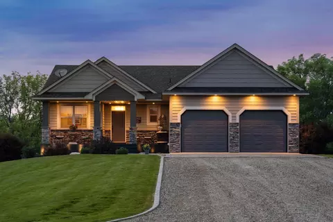 302 90th St NE, Monticello, MN 55362