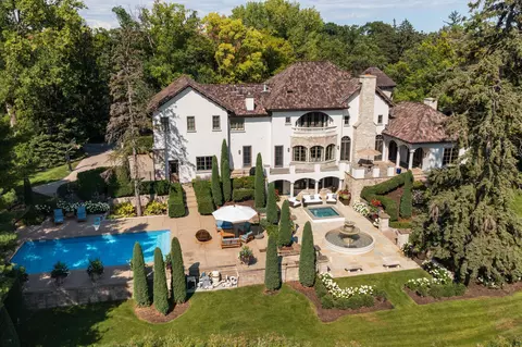 5016 Schaefer Rd, Edina, MN 55436