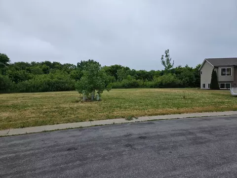 521 14th St NW, Waseca, MN 56093