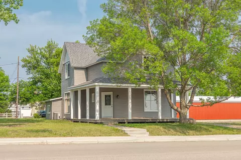 206 E 1st Ave, Osakis, MN 56360