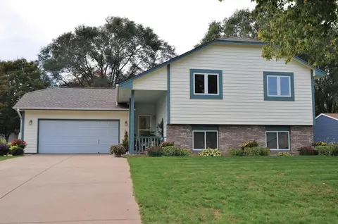 7051 Antelope Dr, Lino Lakes, MN 55014