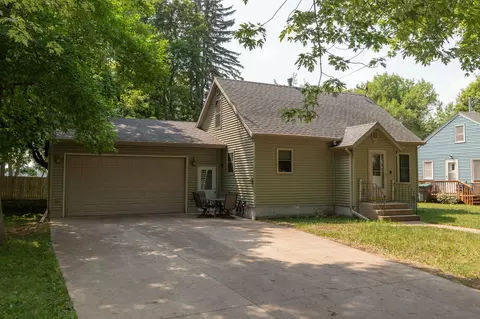 304 California St SW, Brownsdale, MN 55918