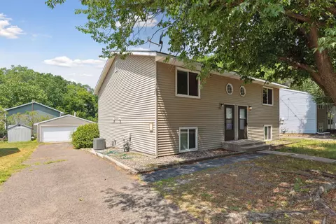 1541 Arkwright St, Saint Paul, MN 55130