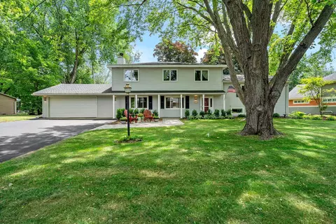 5077 Westmill Rd, Minnetonka, MN 55345