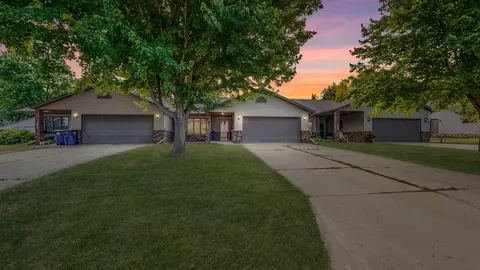 515 Spring St, Kenyon, MN 55946