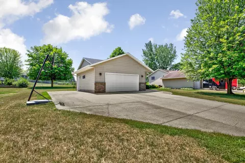 1521 Springwood Ln, Faribault, MN 55021 photo 3