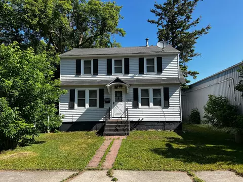 304 8th St, International Falls, MN 56649