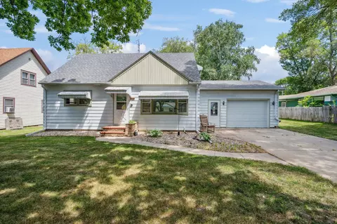 514 9th St, Gaylord, MN 55334