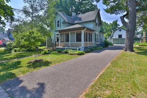 424 E Maple St, River Falls, WI 54022 photo 2