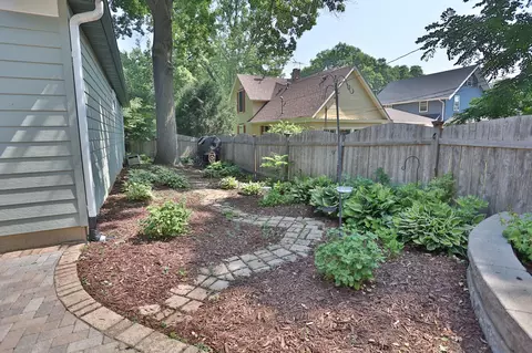 424 E Maple St, River Falls, WI 54022 photo 12
