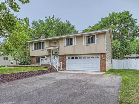 12350 Gladiola St NW, Coon Rapids, MN 55433