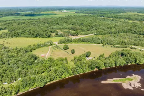 n822 Flowing Water Road, Washington Twp, WI 54819
