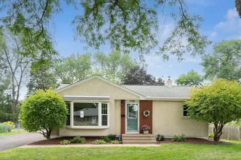 1194 Summer St, Roseville, MN 55113