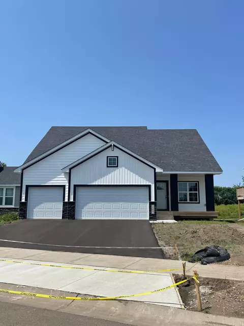 249 15th St, Farmington, MN 55024
