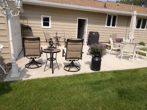 2105 11th St SW, Austin, MN 55912 photo 5