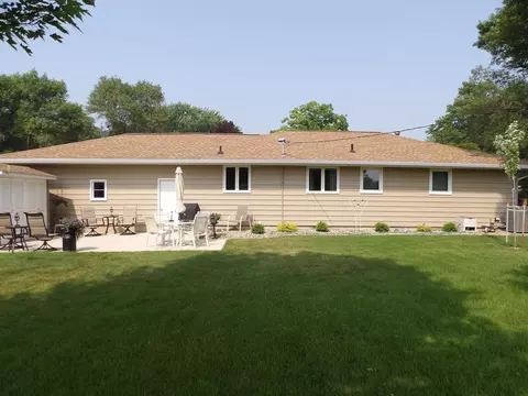 2105 11th St SW, Austin, MN 55912 photo 3
