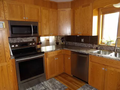 2105 11th St SW, Austin, MN 55912 photo 7