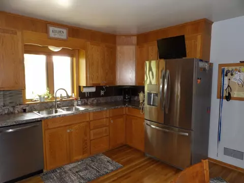 2105 11th St SW, Austin, MN 55912 photo 6