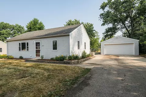 2717 Markay St SE, Rochester, MN 55904
