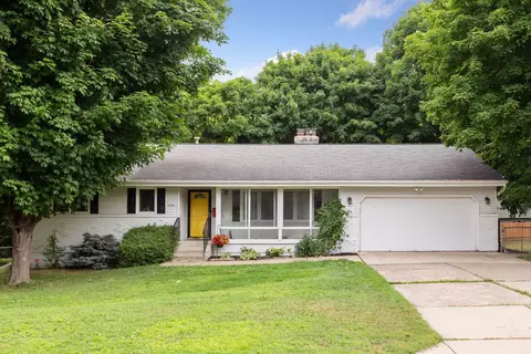 3384 Scott Ave N, Golden Valley, MN 55422