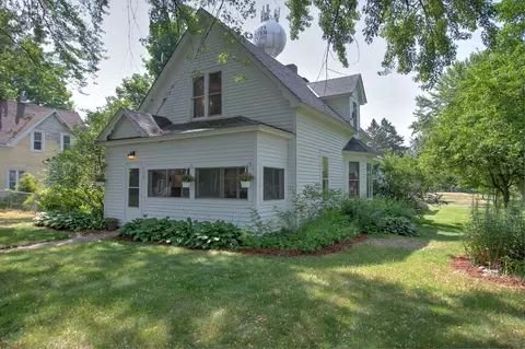 117 Mobeck Ave, Center City, MN 55012