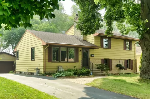 117 17th Ave S, South Saint Paul, MN 55075