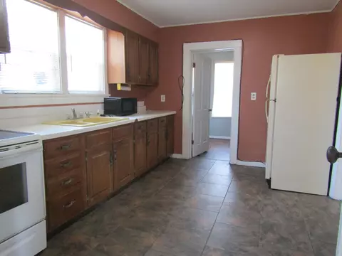 131 N Munsterman St, Appleton, MN 56208 photo 4