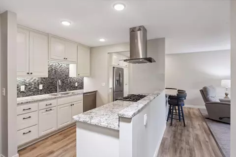 7520 Cahill Rd #320A, Edina, MN 55439