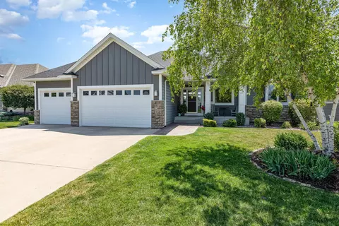 704 11th St NE, New Prague, MN 56071