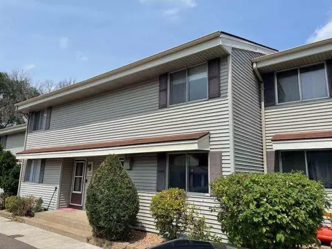 2355 Mailand Ct E, Maplewood, MN 55119