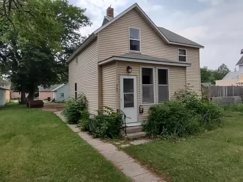 707 Pacific Ave, Morris, MN 56267