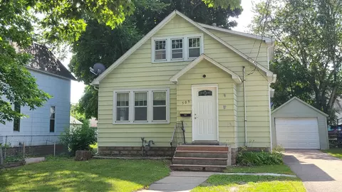 509 9th St NW, Austin, MN 55912