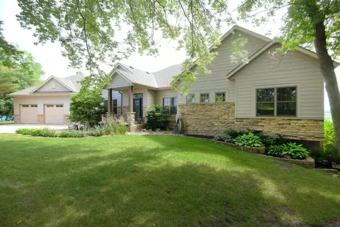 4971 Kenyon Rd, Owatonna, MN 55060