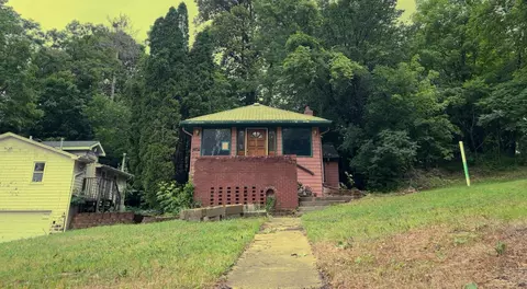 4852 Lanark Rd, Mound, MN 55364