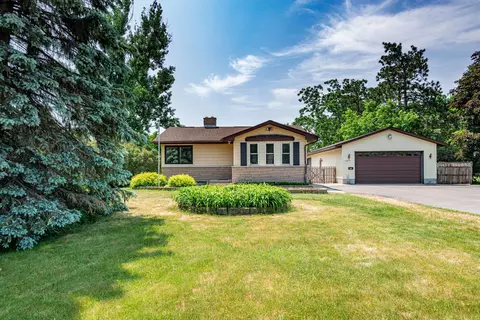 12017 Lindstrom Ln, Lindstrom, MN 55045