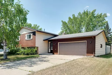 2641 Yellowstone Blvd, Anoka, MN 55303