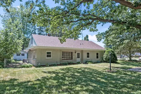 1904 9th St, White Bear Lake, MN 55110