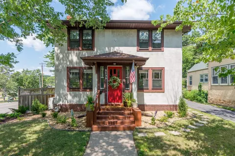 2139 Scudder St, Saint Paul, MN 55108