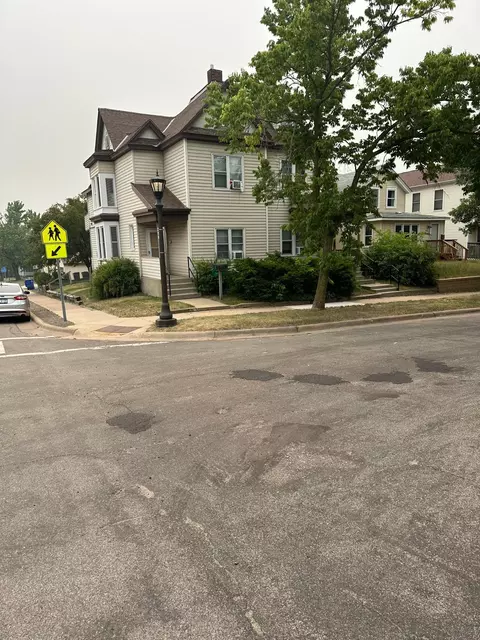396398 Lawson Ave E, Saint Paul, MN 55130