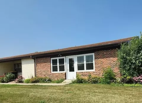560 6th Ave S, Windom, MN 56101