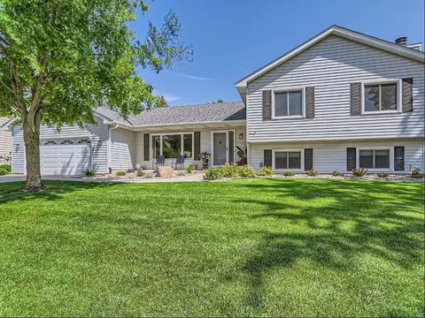 6125 Falcon Ridge Trl, Apple Valley, MN 55124