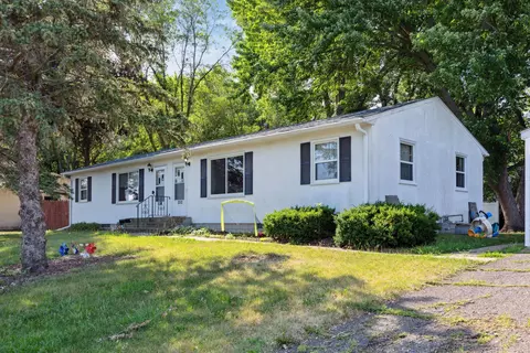 2514 Woodlynn Ave, Maplewood, MN 55109