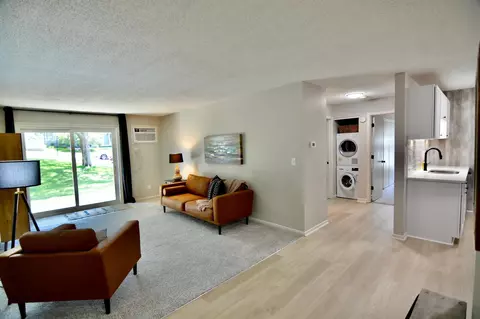 14182 Pennock Ave #113B, Apple Valley, MN 55124